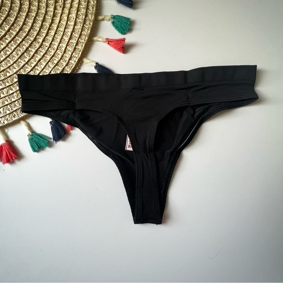 Victoria's Secret Seamless Textured Thong Panty Black Medium NEW - Picture 5 of 6
